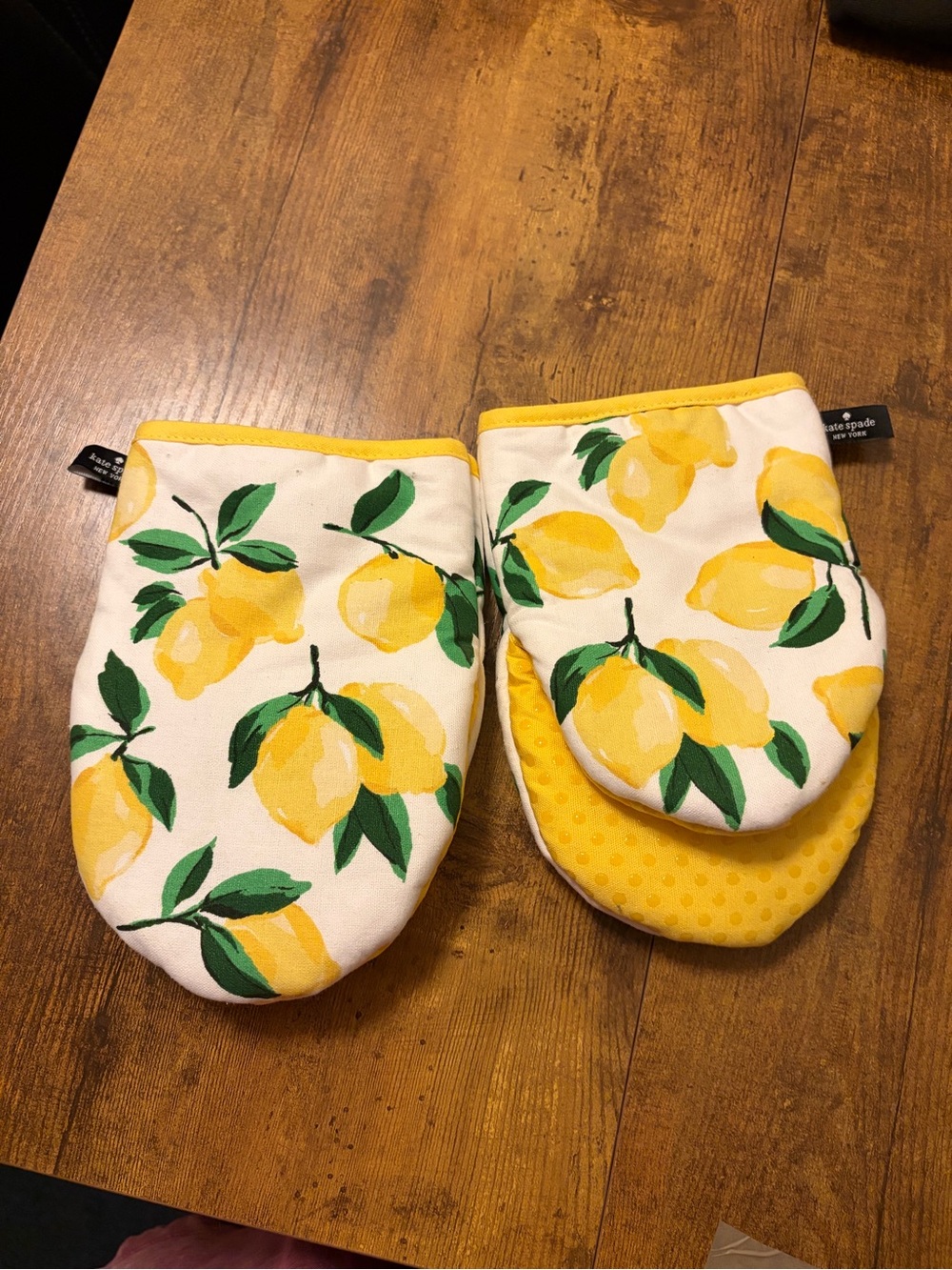 Kate Spade Lemon Oven Mitts